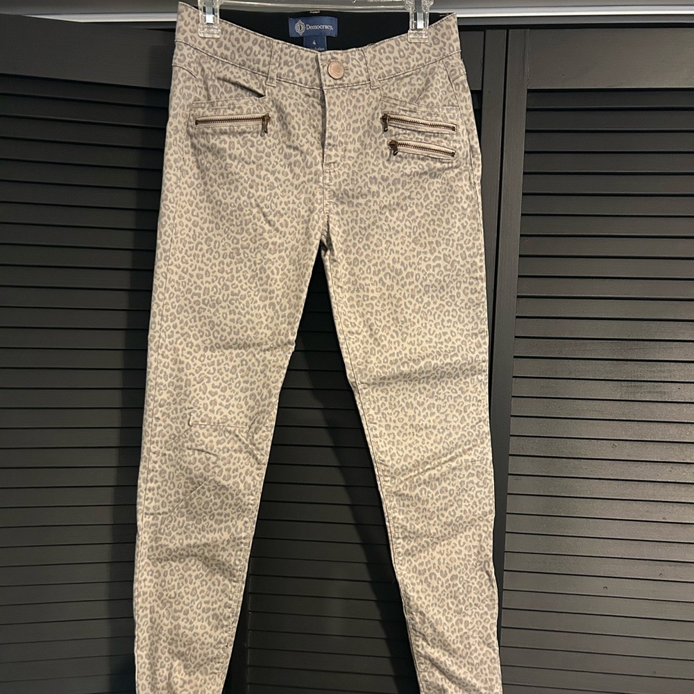 Democracy cheetah print pants. Size 4